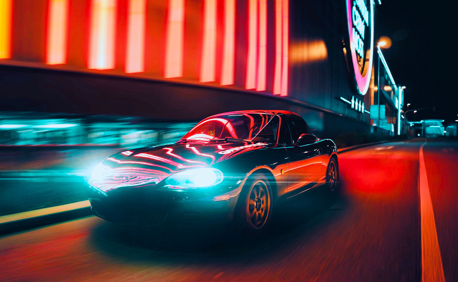 00-Mazda-MX5-LP.jpg